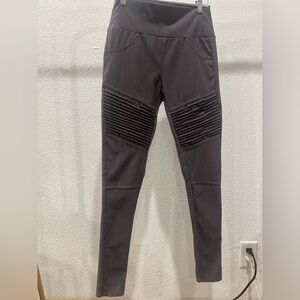 Grey Agnes and Dora Jeggings!